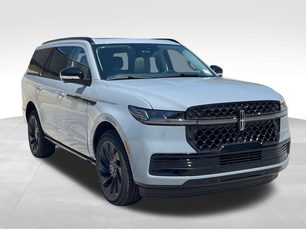 New 2026 Lincoln Navigator Reserve w/ Jet Appearance Package AWD/4WD image 7