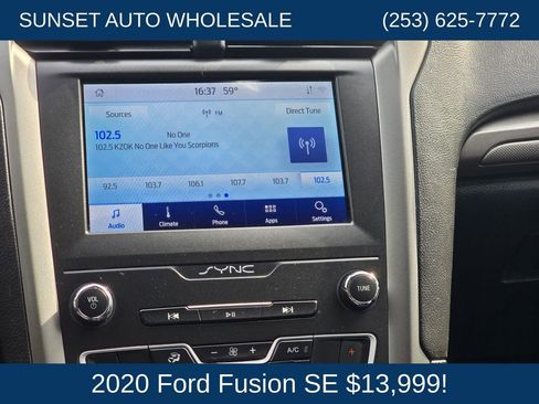 Used 2020 Ford Fusion SE FWD image 35