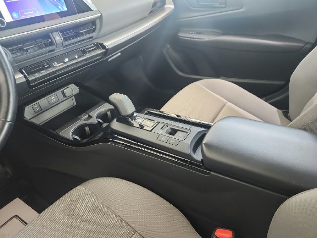 Used 2024 Toyota Prius LE AWD/4WD image 10