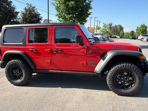 Used 2025 Jeep Wrangler Willys AWD/4WD image 7