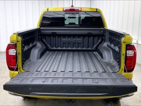 Used 2023 GMC Canyon Elevation w/ Elevation Premium Package image 33