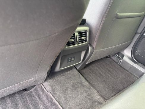 Used 2023 Nissan Rogue SV FWD image 26