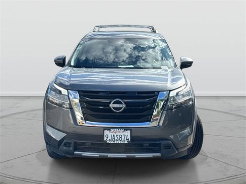 Certified 2024 Nissan Pathfinder SL image 2