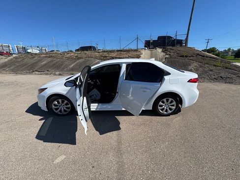 Used 2026 Toyota Corolla LE FWD image 4