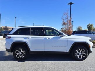 New 2025 Jeep Grand Cherokee Limited video 2