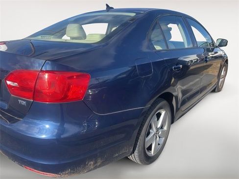 Used 2012 Volkswagen Jetta TDI image 3