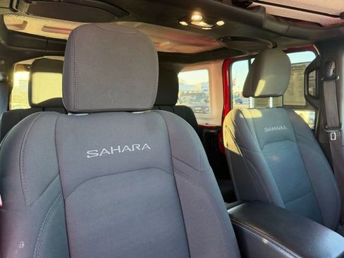 Used 2020 Jeep Wrangler Unlimited Sahara image 10
