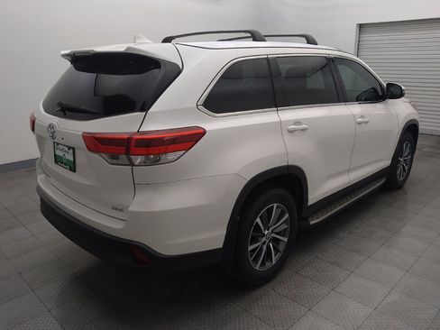 Used 2019 Toyota Highlander XLE FWD image 9