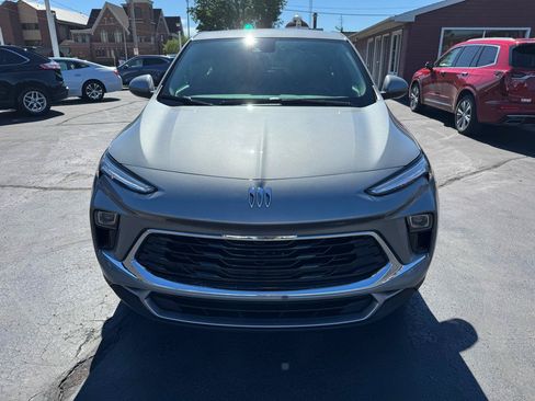 Used 2024 Buick Encore GX Preferred w/ Comfort Package AWD/4WD image 2