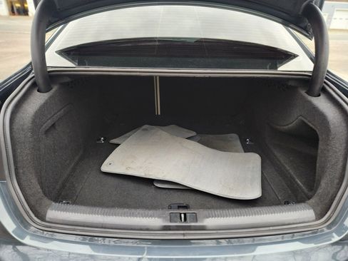 Used 2010 Audi A4 2.0T Premium image 14