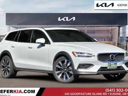Used 2022 Volvo V60 T5 Cross Country