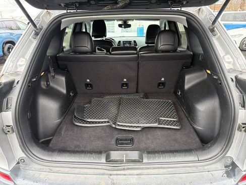 Used 2020 Jeep Cherokee Trailhawk w/ Cold Weather Group image 28