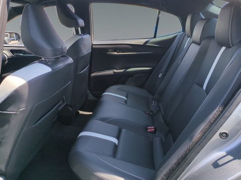 Used 2025 Toyota Camry SE FWD image 13