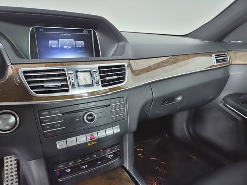 Used 2016 Mercedes-Benz E 350 4MATIC Sedan image 23
