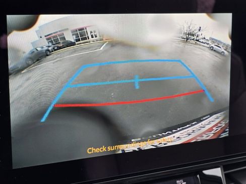 New 2026 Toyota Sienna XLE image 8