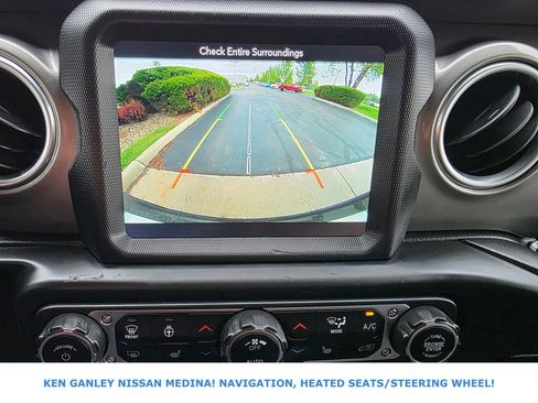 Used 2018 Jeep Wrangler Unlimited Sahara AWD/4WD image 29