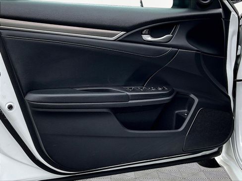 Used 2019 Honda Civic EX-L image 19
