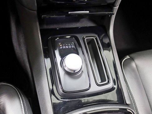 Used 2022 Chrysler 300 S w/ Comfort Group RWD image 23