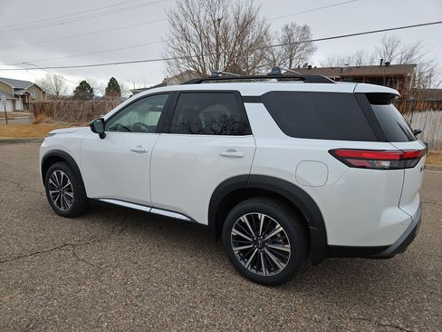 New 2026 Nissan Pathfinder Platinum w/ Cargo Package image 4