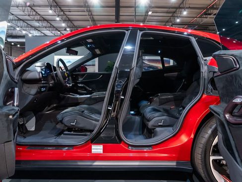 Certified 2025 Ferrari Purosangue AWD/4WD image 46