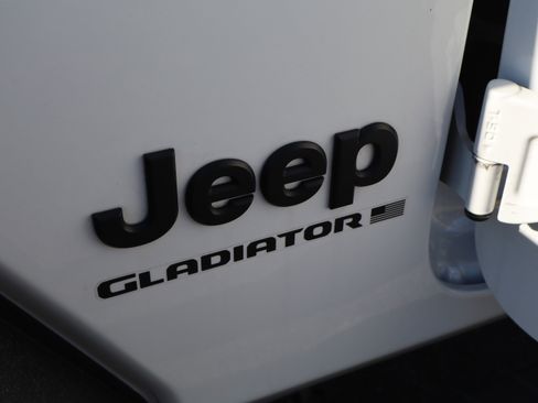 Used 2023 Jeep Gladiator Sport image 47