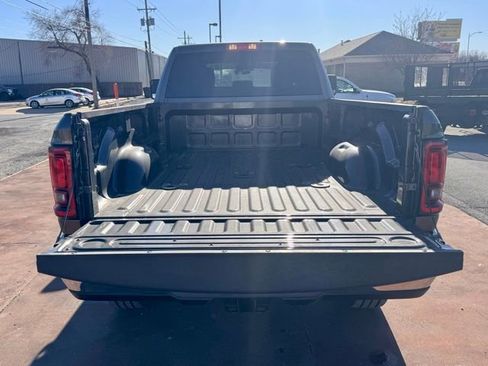 Used 2025 RAM 2500 Tradesman w/ Chrome Appearance Group AWD/4WD image 7
