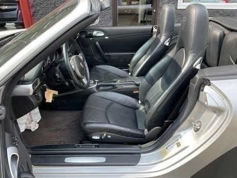 Used 2007 Porsche 911 Cabriolet image 12
