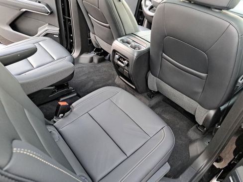 Used 2024 GMC Acadia Elevation w/ Luxury Package image 11