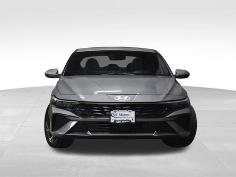 Used 2025 Hyundai Elantra Limited image 5