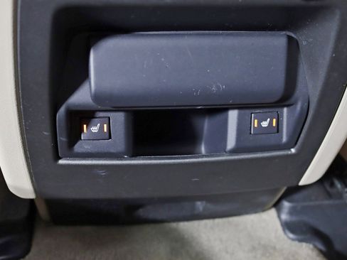 Used 2016 Land Rover LR4 HSE image 25