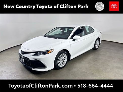 Used 2023 Toyota Camry LE image 7
