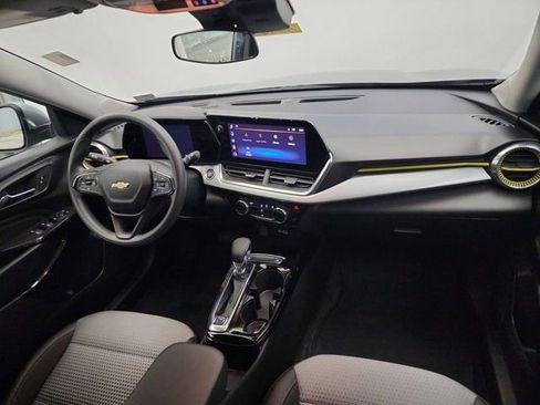 Used 2024 Chevrolet Trax LT image 25