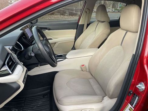 Used 2023 Toyota Camry LE image 18