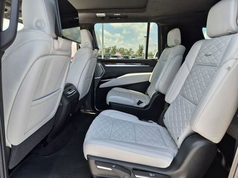 New 2026 Cadillac Escalade ESV Platinum Sport w/ LPO, ONYX Package AWD/4WD image 18