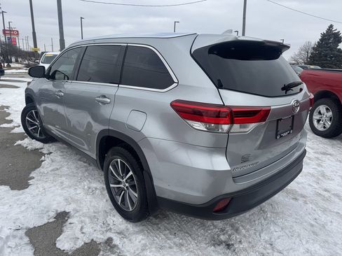 Used 2019 Toyota Highlander XLE image 6