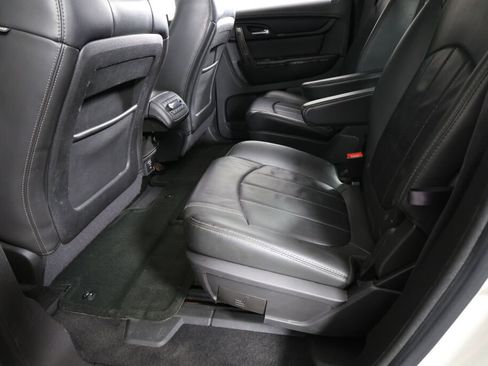 Used 2015 GMC Acadia SLT image 17