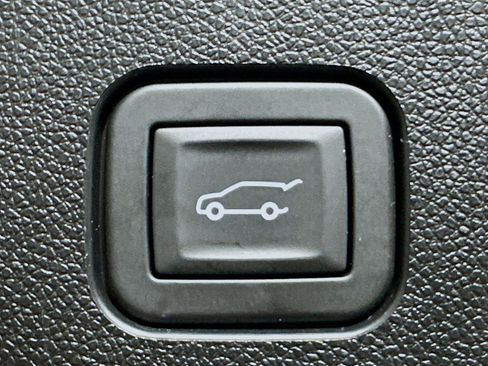 Used 2024 Chevrolet Equinox EV LT w/ Active Safety Package 3 FWD image 31