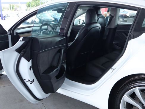 Used 2018 Tesla Model 3 Mid Range RWD image 31