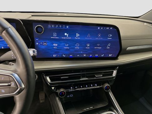 Used 2025 Chevrolet Traverse LT AWD/4WD image 26