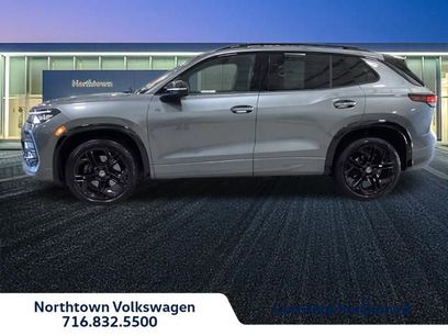 Used 2025 Volkswagen Tiguan SE R-Line