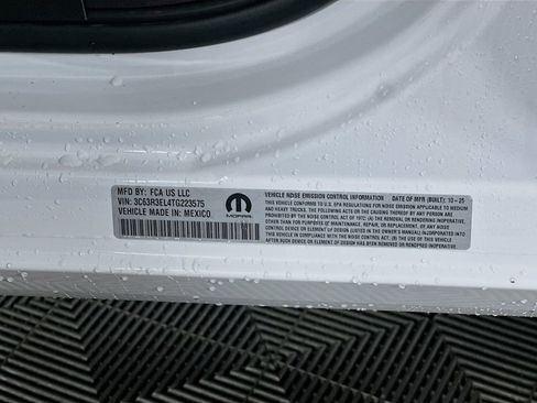 New 2026 RAM 3500 Laramie AWD/4WD image 19