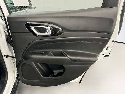 Used 2025 Jeep Compass Trailhawk AWD/4WD image 30