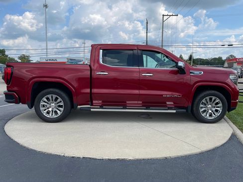 Used 2022 GMC Sierra 1500 Denali w/ Technology Package AWD/4WD image 8