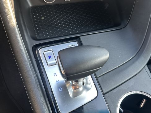Used 2025 Genesis G70 2.5T RWD image 29