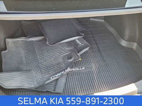 Used 2020 Toyota Corolla LE image 25