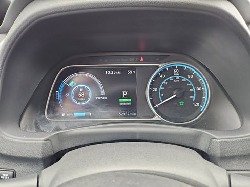 Used 2018 Nissan Leaf SV w/ SV Technology Package FWD image 9