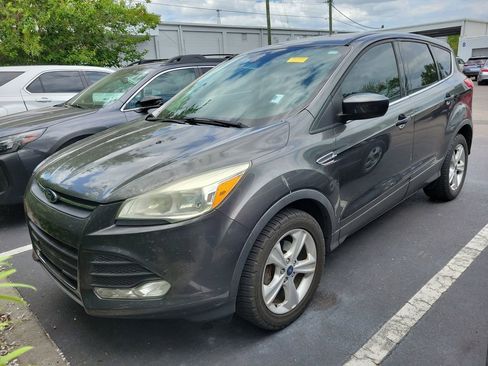 Used 2016 Ford Escape SE image 1