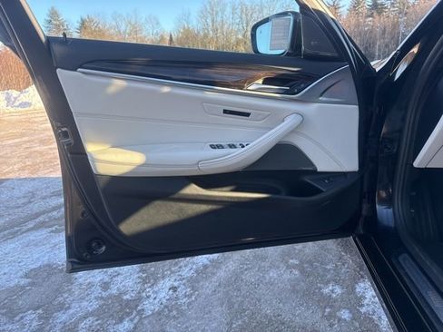 Used 2022 BMW 540i xDrive w/ Premium Package AWD/4WD image 8