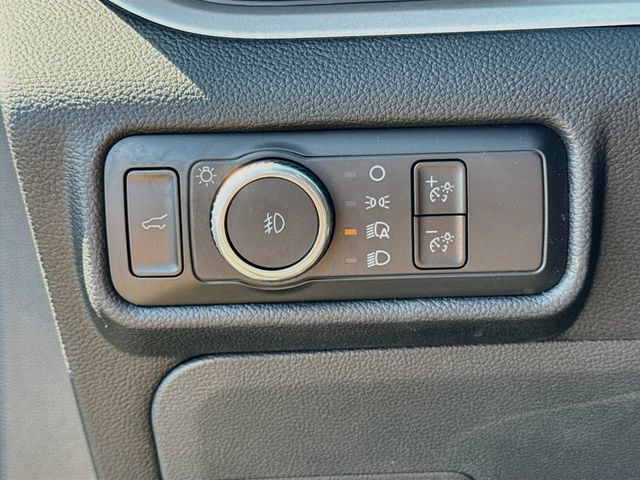 Used 2023 Ford Explorer XLT w/ Equipment Group 202A AWD/4WD image 16