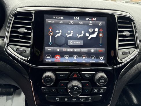 Used 2019 Jeep Grand Cherokee Altitude image 14